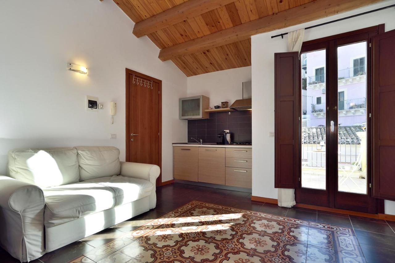 مبيت وإفطار راغوزا Le Luci Su Ibla - Ospitalita Con Vista المظهر الخارجي الصورة